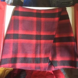 90s inspired plaid mini skirt, Rachel Green, 90s trends, y2k skirts